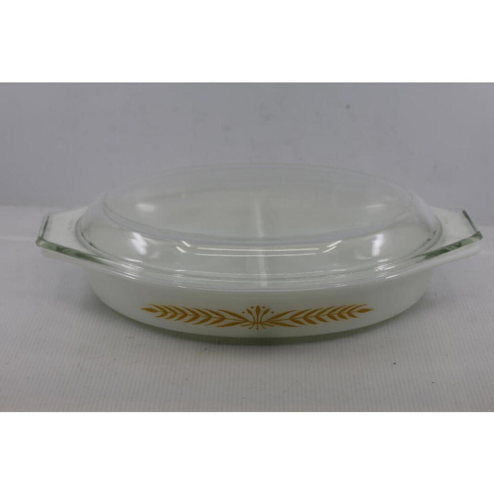 Vintage 1960's Pyrex Royal Wheat 1.5 qt. Divided Casserole Dish Oval WITH Lid